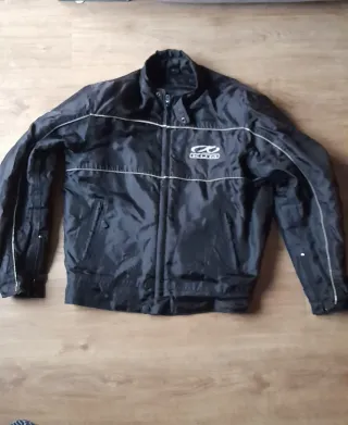 Chaqueta de moto KUM negra