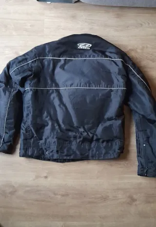 Chaqueta de moto KUM negra