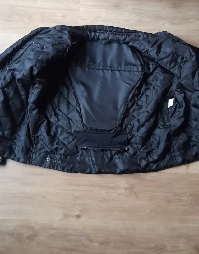 Chaqueta de moto KUM negra