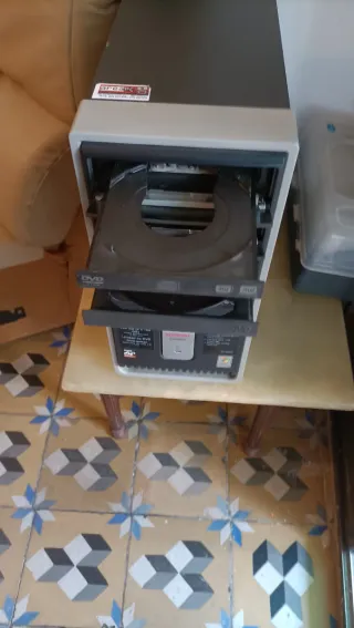 Torre PC sobremesa negra y gris