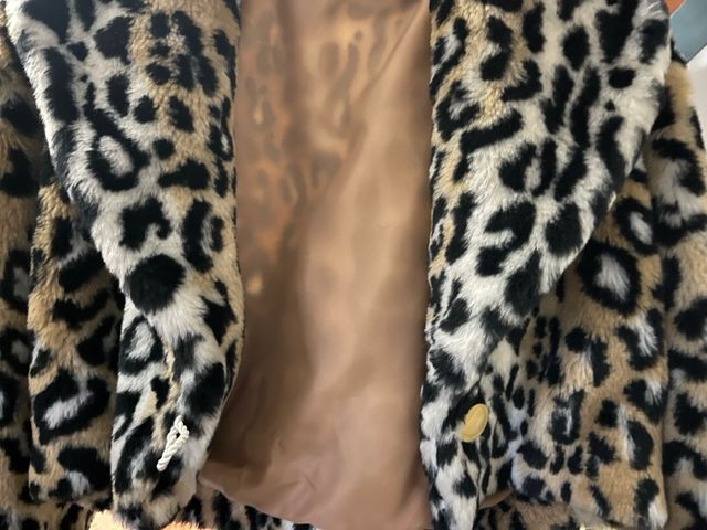 Chaqueta corta piel sintética leopardo