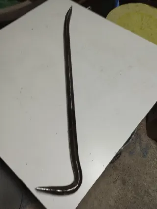 Pata de cabra antigua / Barra de uñas