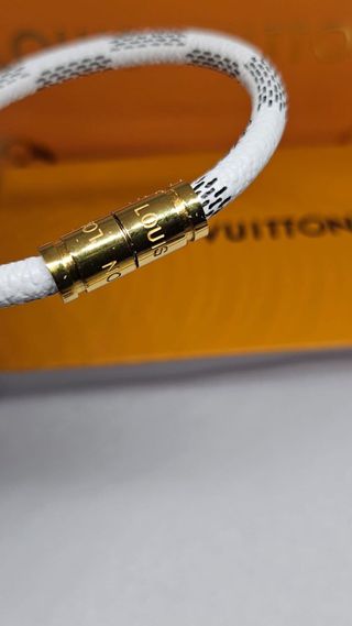 Pulsera Louis Vuitton Blanca y Dorada