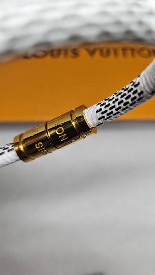 Pulsera Louis Vuitton Blanca y Dorada