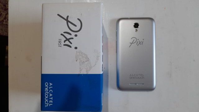 ALCATEL PIXI FIRST CON SU CAJA E ACCESSORI