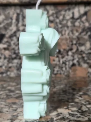 Vela decorativa Virgen María con rosas