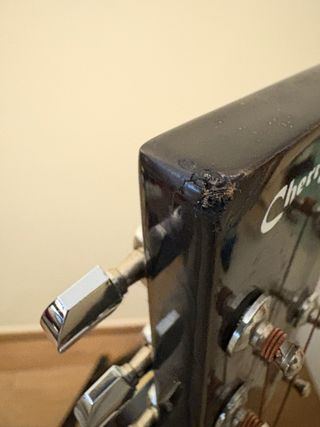 Guitarra Acústica Cherrystone + 10 accesorios.