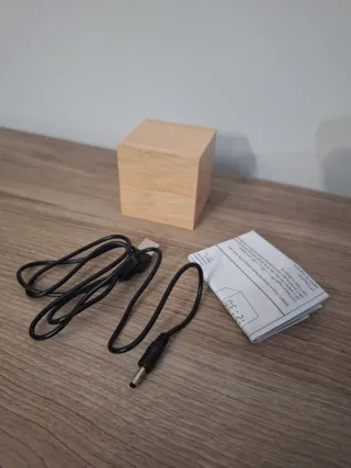 Reloj despertador de madera