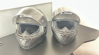 2 Cascos LS2 Negro Mate (XL y M)