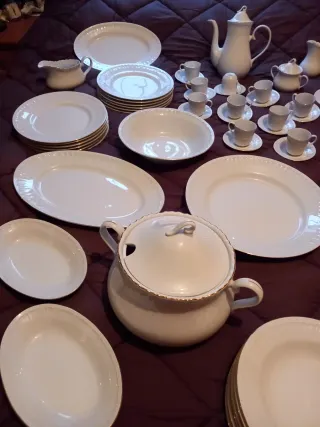 Vajilla Porcelana Blanca y Dorada 12 Comensales