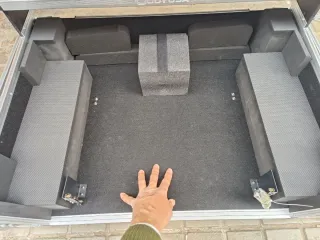 Flight case de DJ nuevo con ruedas y con bandeja