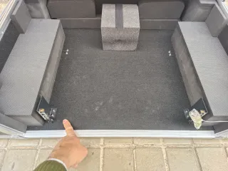 Flight case de DJ nuevo con ruedas y con bandeja