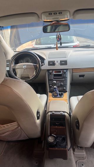 Volvo XC90 2004