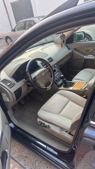 Volvo XC90 2004