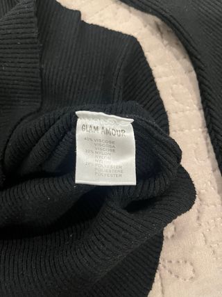 Suéter Negro Manga Campana con Botones