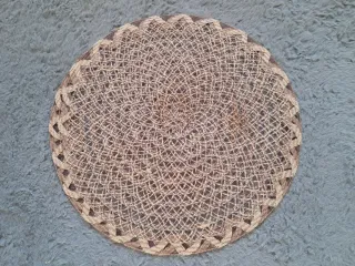 Tovaglietta intrecciata artigianale elegante