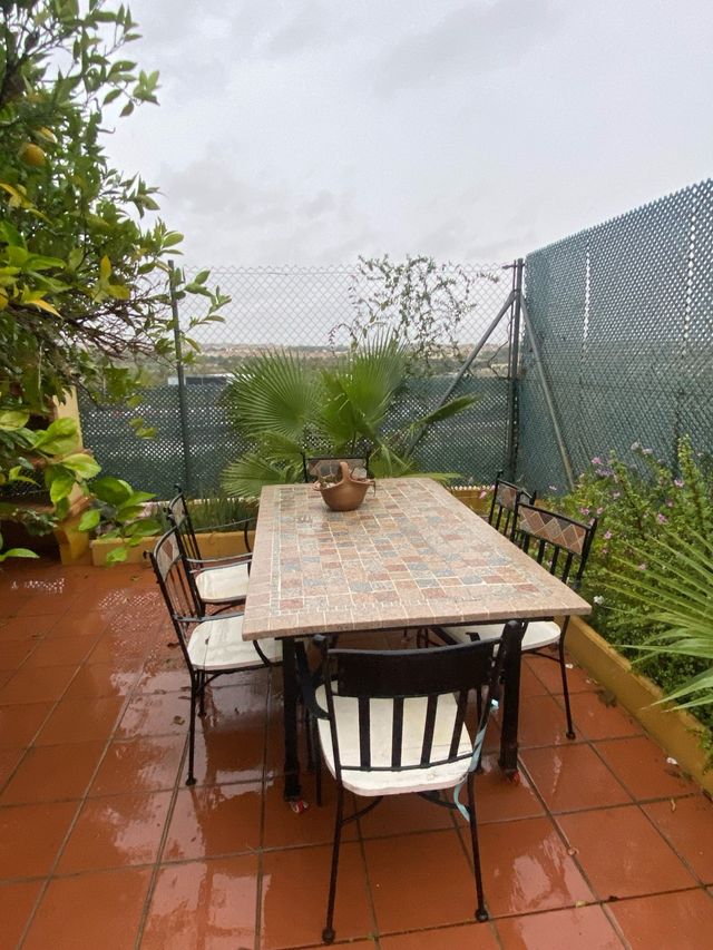 Mesa de jardín grande cerámica y metal + 2 sillas