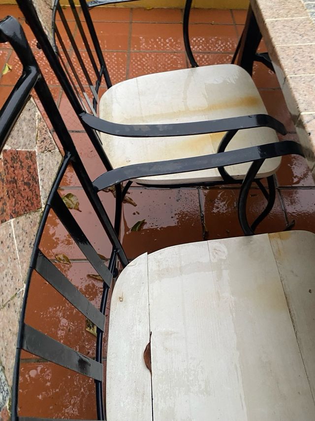 Mesa de jardín grande cerámica y metal + 2 sillas