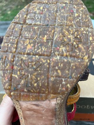 Sandalias Art Piel Marrón y Rojo