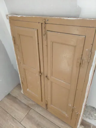 Ventana madera vintage doble