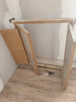 Ventana madera vintage doble