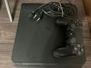 PlayStation 4 slim + Joypad Nero
