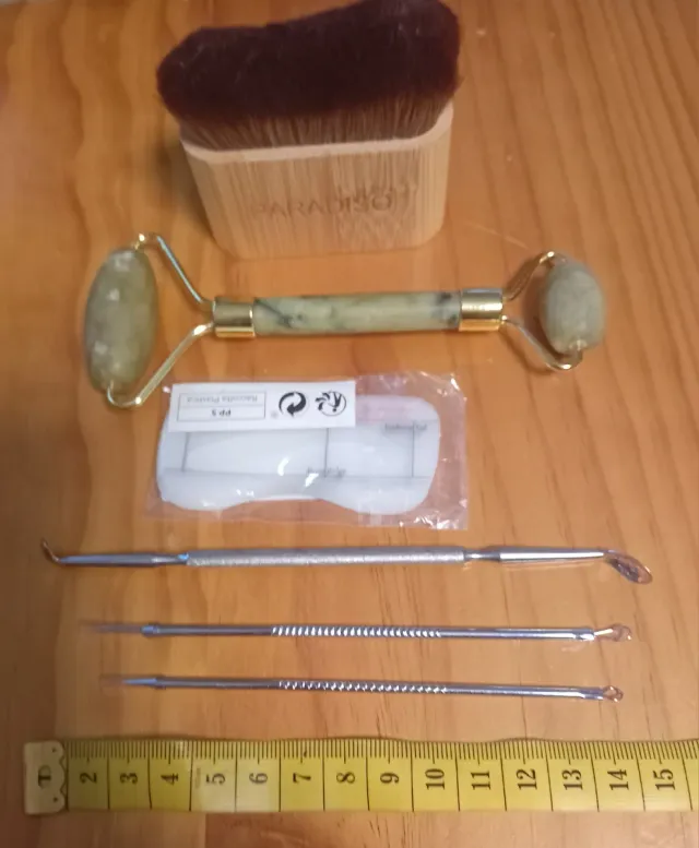 Set Cuidado Facial: Rodillo Jade y Brocha