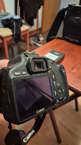 Cámara Canon EOS 550D + Lente + Accesorios