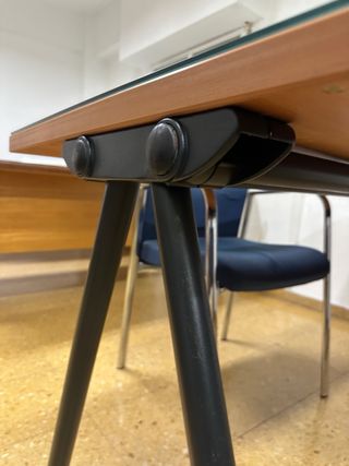 Mesas de despacho/aula 2 modelos: madera y metal