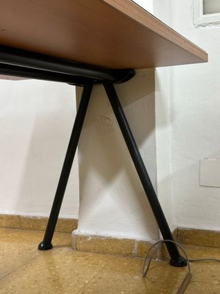 Mesas de despacho/aula 2 modelos: madera y metal