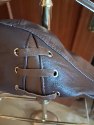 Gorra caballero efecto piel marrón