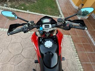 Ducati Hypermotard 1100 S