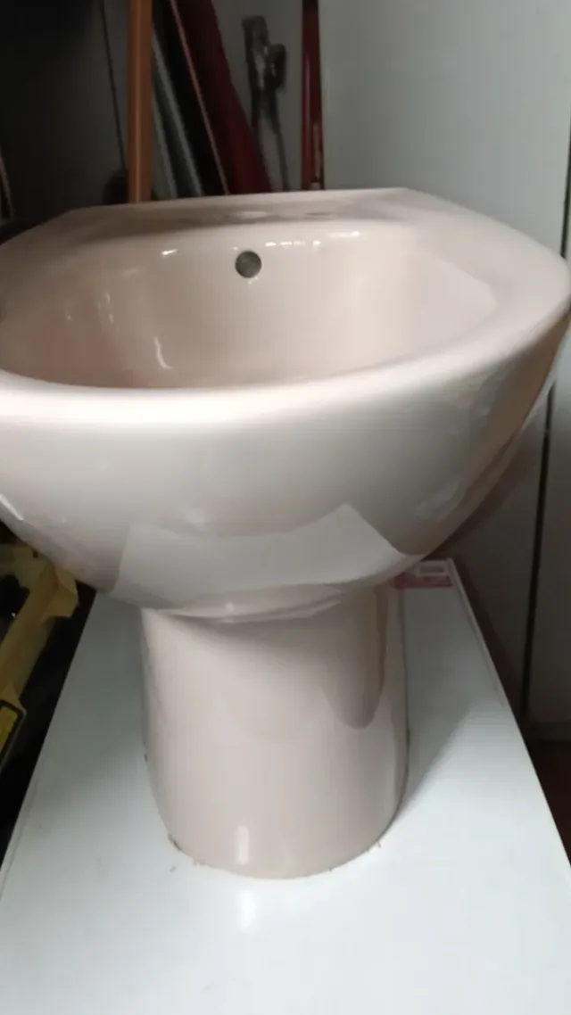 Bidé de porcelana beige