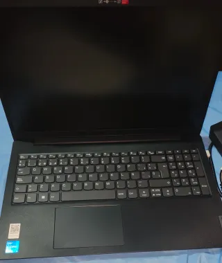 Lenovo Portátil Nuevo Negro