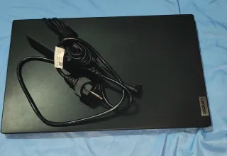 Lenovo Portátil Nuevo Negro