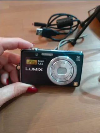 Cámara Lumix Digital + Accesorios