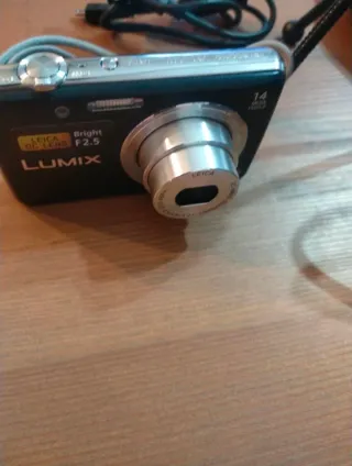 Cámara Lumix Digital + Accesorios