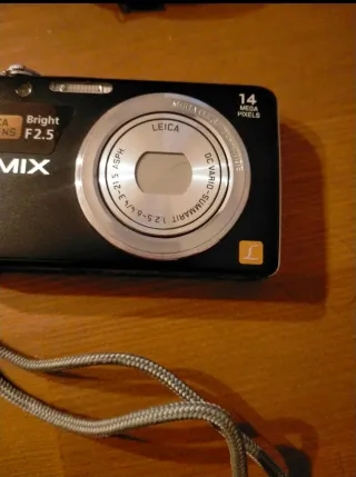 Cámara Lumix Digital + Accesorios