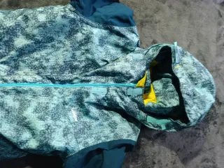 Traje de esquí chaqueta y pantalón T. 10 años.