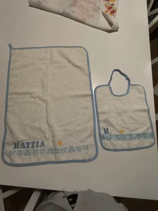 Set bavaglino e asciugamano