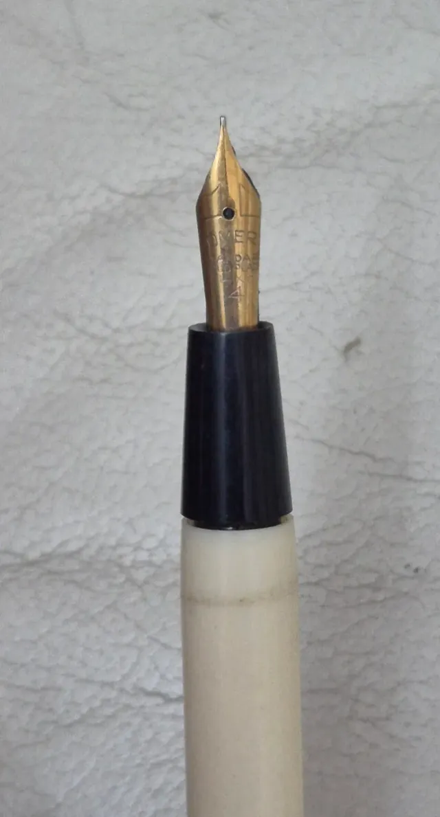 Stiloforo in vetro anni '50 con pennino in oro .