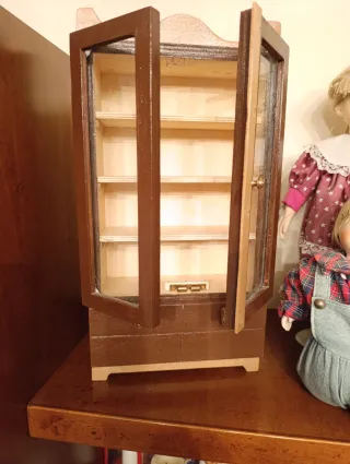 Mobile miniatura in legno Dollhouse