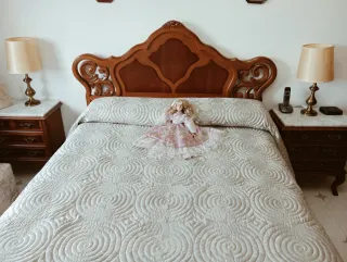 Cama con 2 mesitas y armario