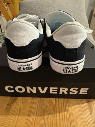 Zapatillas Converse Negras y Blancas