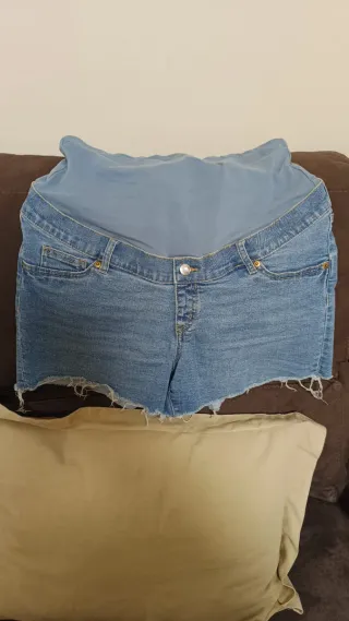 Pantalón vaquero premamá corto