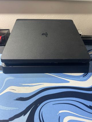 PS4 (PlayStation 4) Negra + Accesorios