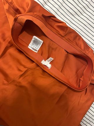 Falda H&M naranja satinada