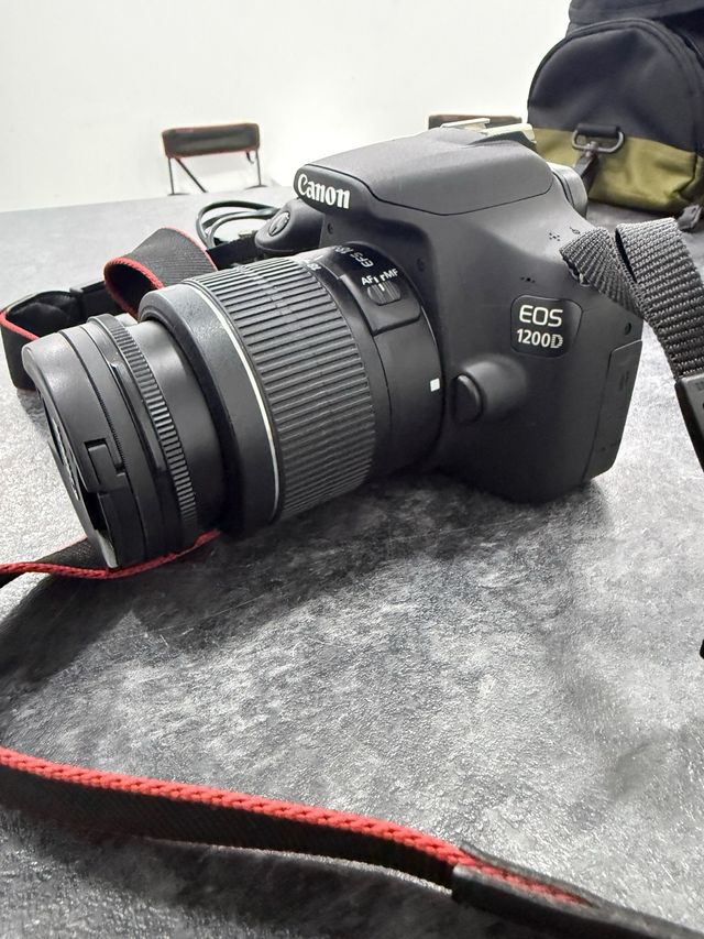 Cámara Canon EOS 1200D + Accesorios