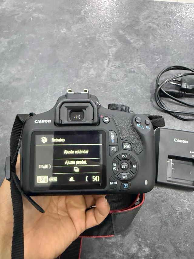 Cámara Canon EOS 1200D + Accesorios