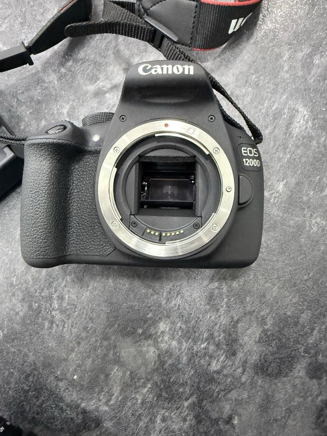 Cámara Canon EOS 1200D + Accesorios